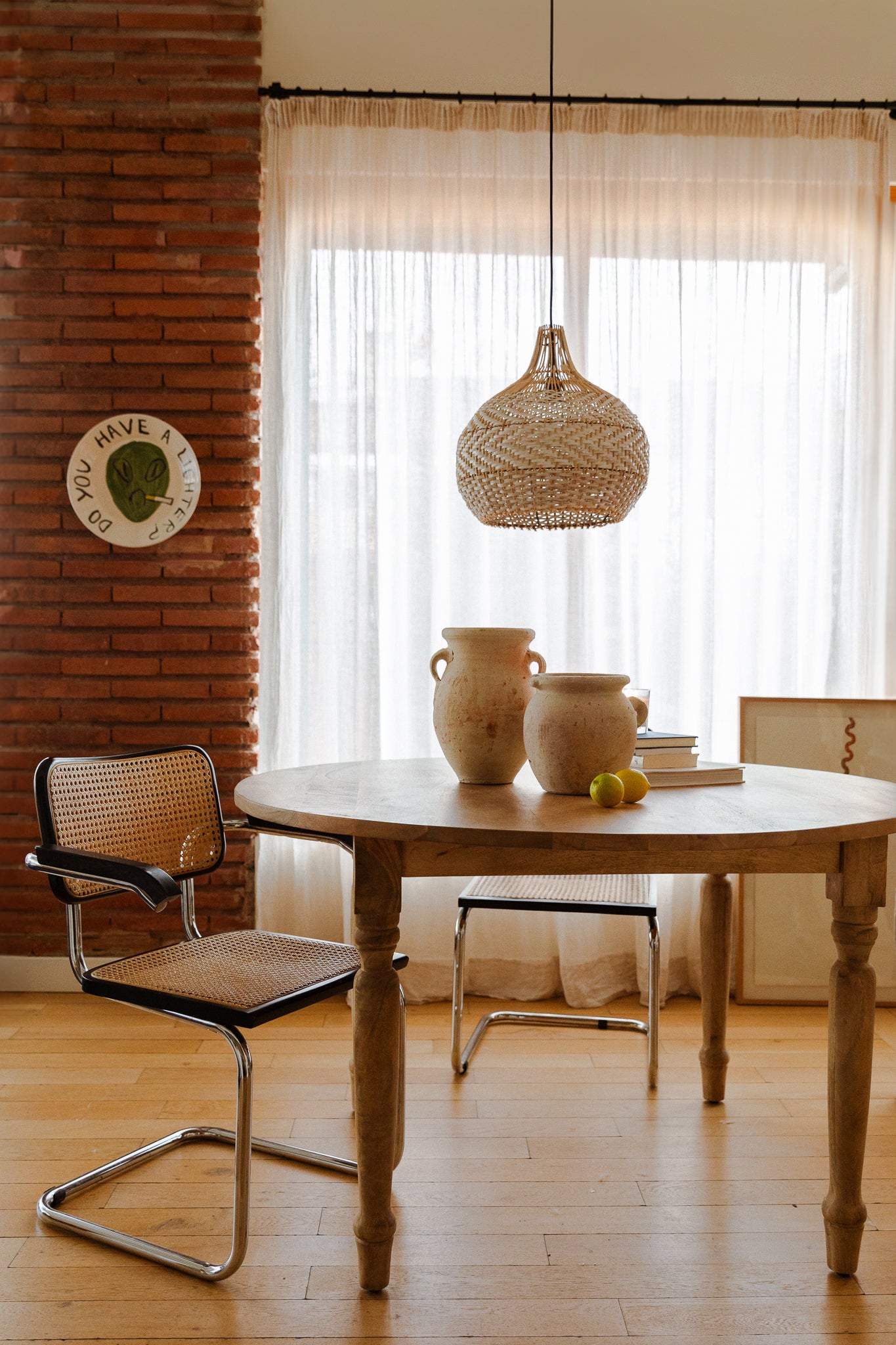 MESA DE COMEDOR DE MADERA DE MANGO