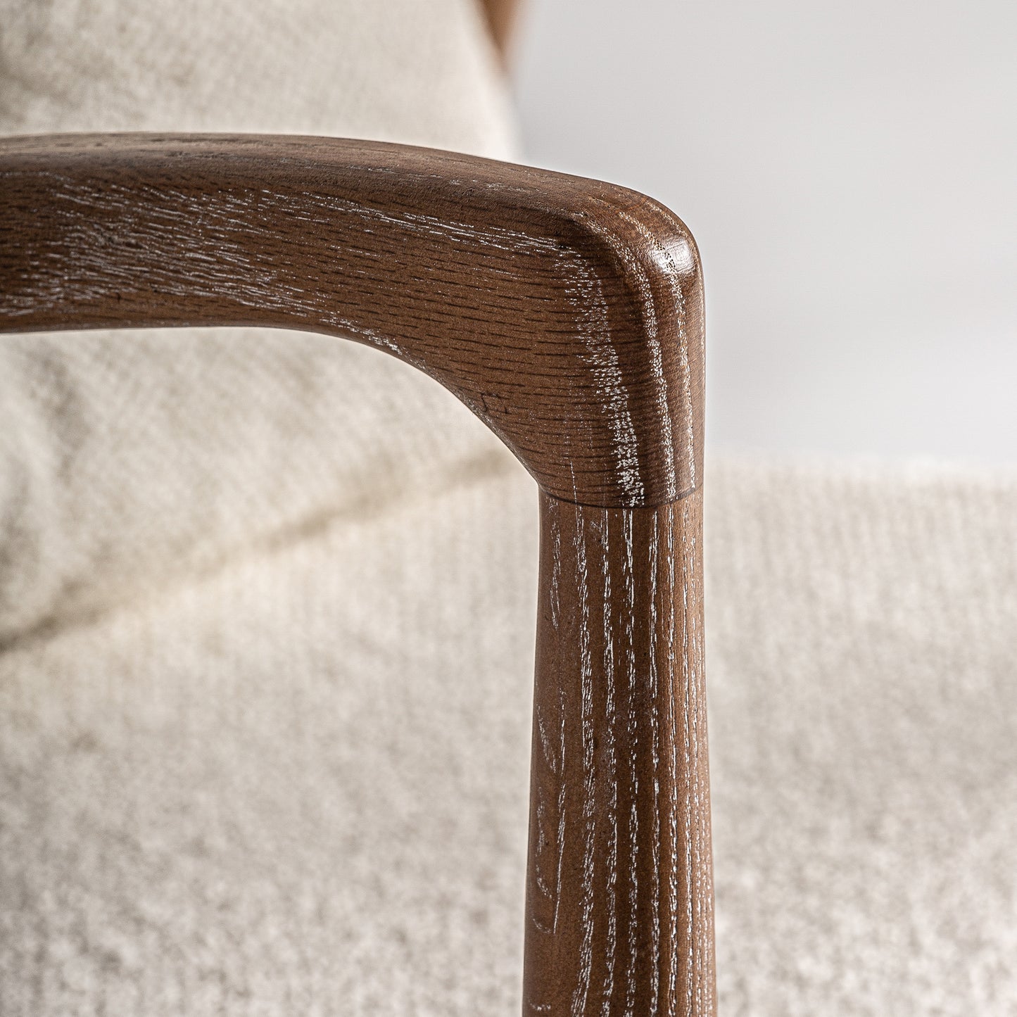 SILLÓN DE MADERA DE FRESNO Y ALGODÓN BOUCLÉ